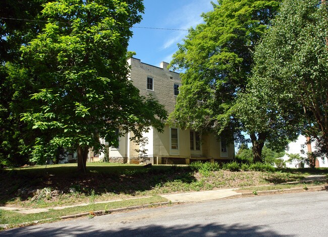 601 Highland Way in Hagerstown, MD - Foto de edificio - Building Photo