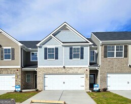 338 Lanier Cir in Woodstock, GA - Building Photo