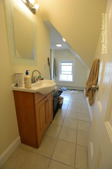 8 Sparhawk St, Unit 1 in Boston, MA - Building Photo