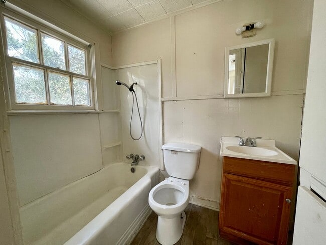property at 4143-4143 Ector Ave