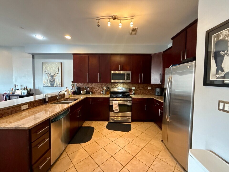 1353 N Sedgwick St in Chicago, IL - Building Photo