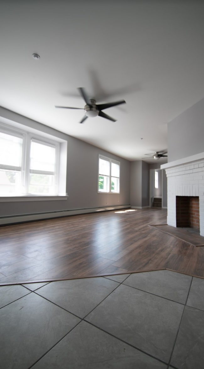 402 W Ferry St, Unit 2 in Buffalo, NY - Building Photo - Building Photo