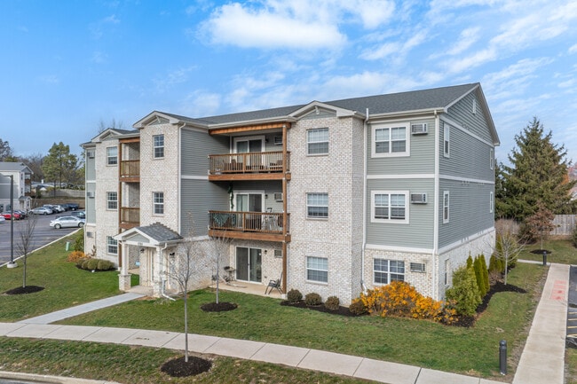 The Woods of Terra Springs in Volo, IL - Building Photo - Building Photo