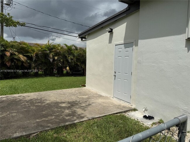 2244 SW 82nd Pl in Miami, FL - Building Photo - Building Photo