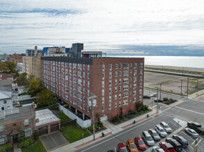 Oakwood Apartment Corp. in Long Beach, NY - Building Photo - Building Photo