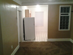 3200 Glynn Ct, Unit 1 Bedroom in Detroit, MI - Building Photo - Building Photo