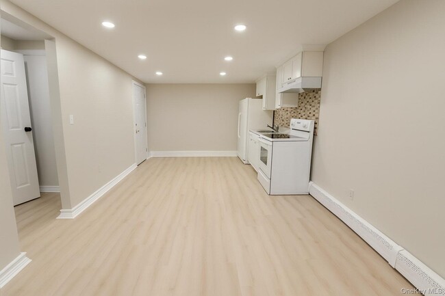 property at 7 Paul Dr