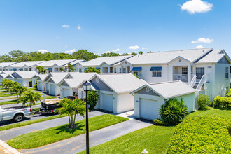 Shipwatch Condominiums in Largo, FL - Foto de edificio - Building Photo