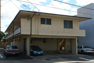 909 Makahiki Way in Honolulu, HI - Building Photo - Building Photo