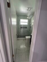 5804 S Bond Dr in West Palm Beach, FL - Building Photo - Building Photo