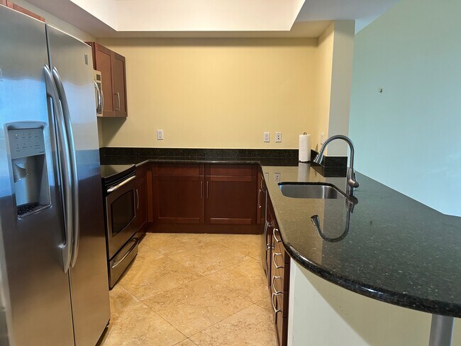 7266 SW 88th St in Miami, FL - Foto de edificio - Building Photo