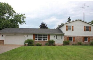 1519 Trebor Rd in St. Joseph, MI - Building Photo