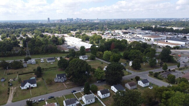 1804 St Claire Ln in Richmond, VA - Building Photo - Building Photo