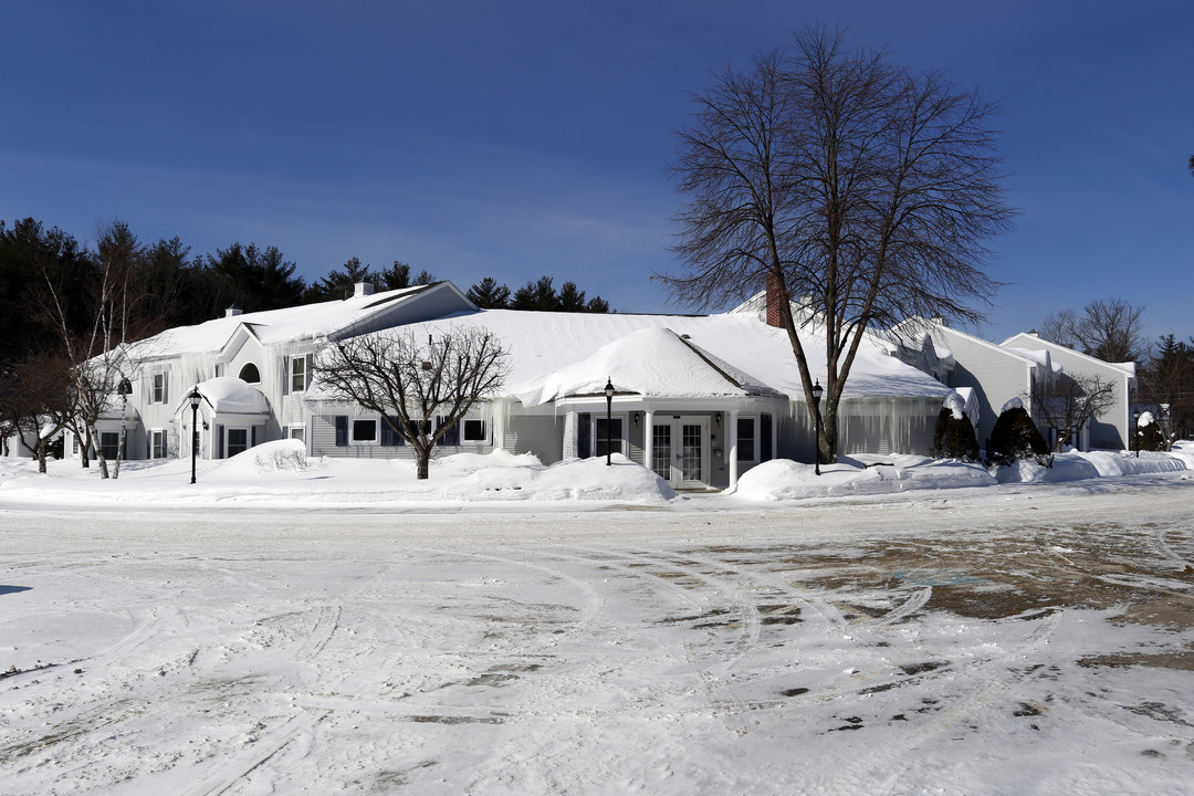 Pineview Housing in Baldwinville, MA - Building Photo