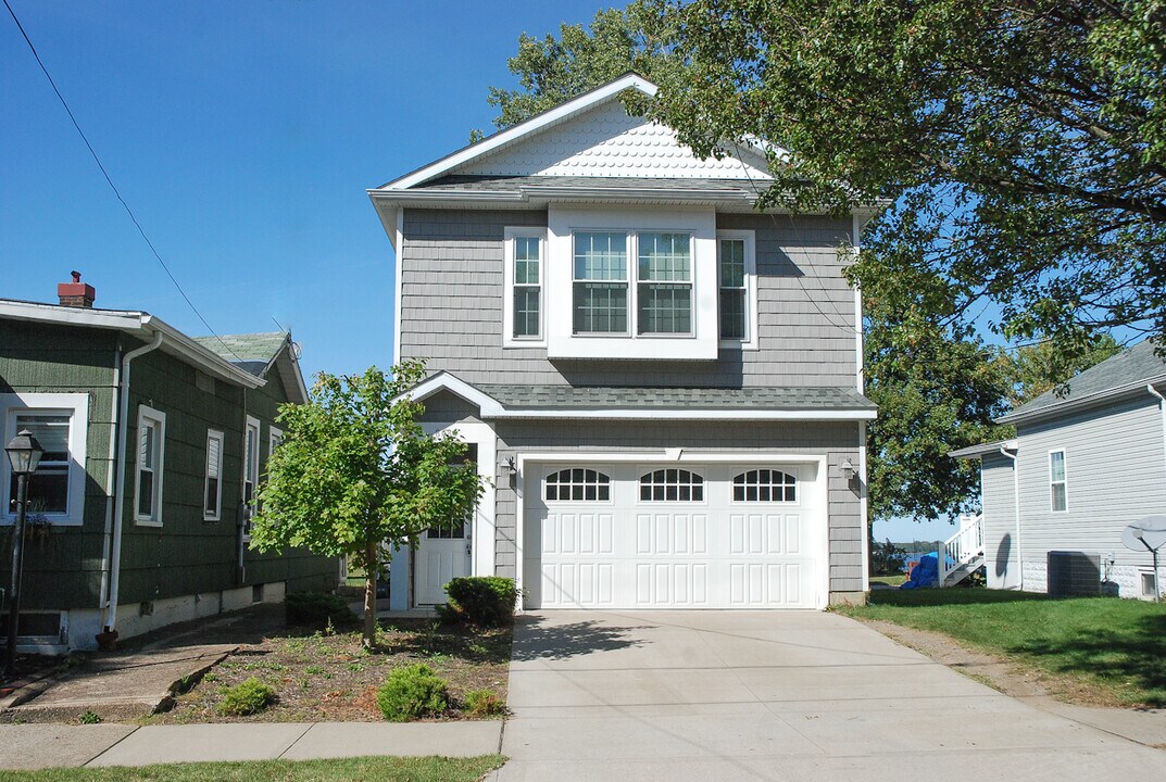 808 W 2nd St, Unit One in Erie, PA - Building Photo