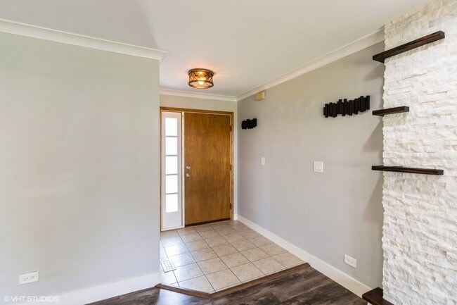 3101 Dove Ct in Rolling Meadows, IL - Building Photo - Building Photo