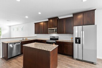 213 Michaelis Dr in Leander, TX - Building Photo - Building Photo