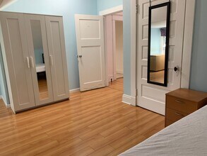 746 Broughton St, Unit 3A 3B in Pittsburgh, PA - Building Photo - Building Photo