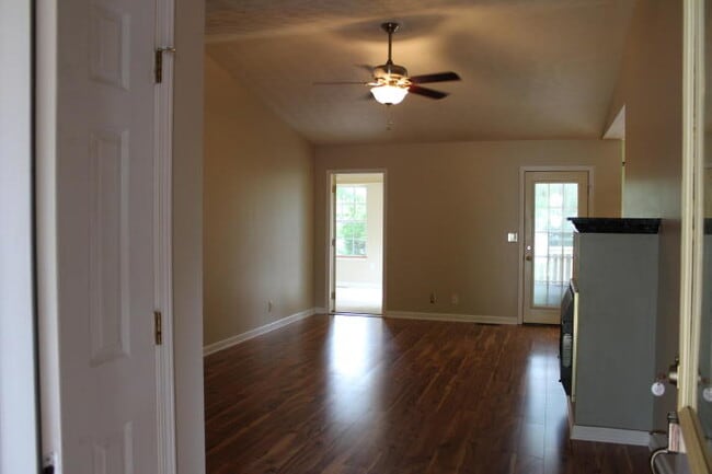 54 Marymont Dr in Crossville, TN - Building Photo - Building Photo