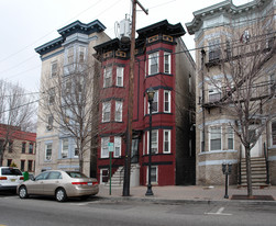 330 60th St Apartments