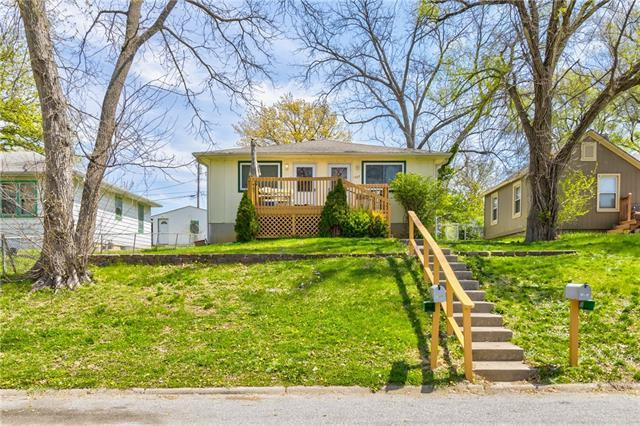 1305 Klemp St in Leavenworth, KS - Building Photo