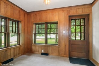 28W456 Batavia Rd in Warrenville, IL - Building Photo - Building Photo