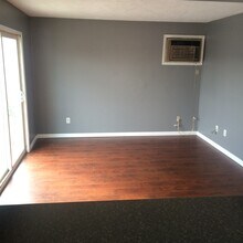 306 /308 Grant Ave, Unit 308 in Morgantown, WV - Foto de edificio - Building Photo