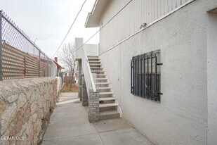 3403 Pershing Dr in El Paso, TX - Building Photo