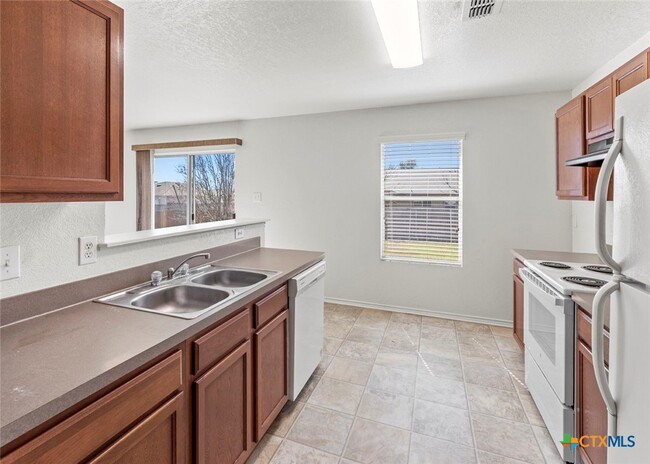 647 Northern Lights Dr in New Braunfels, TX - Building Photo - Building Photo