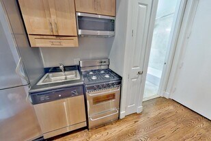 47 1/2 E 1st Street (2nd & 1st Ave), #3R, Unit 3R in New York, NY - Building Photo