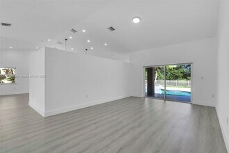 425 SW 198th Terrace in Pembroke Pines, FL - Building Photo - Building Photo