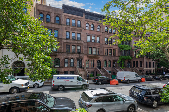 22 E 93rd St in New York, NY - Building Photo - Building Photo