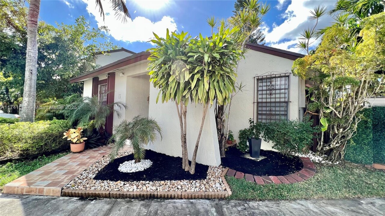 616 NW 97th Pl in Miami, FL - Building Photo