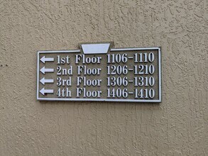 7801 Point Meadows Dr in Jacksonville, FL - Building Photo - Building Photo