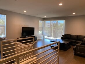 270 Rockefeller, Unit 270 Rockefeller in Irvine, CA - Building Photo - Building Photo