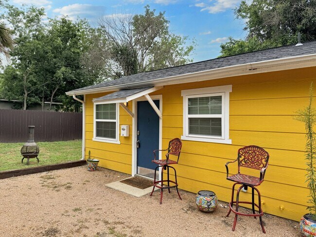 726 Denver Blvd in San Antonio, TX - Building Photo - Building Photo