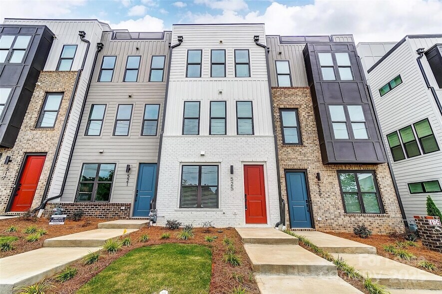 525 W Tremont Ave, Unit 02-0454 in Charlotte, NC - Building Photo