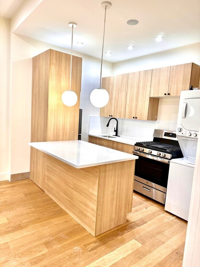 393 Atlantic Ave in Brooklyn, NY - Building Photo - Building Photo