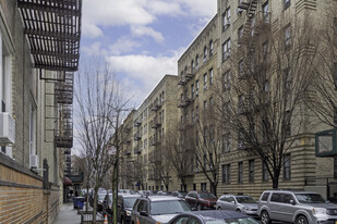 30 Cooper Street in New York, NY - Building Photo