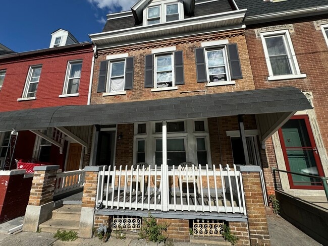 property at 607 N Eighth St