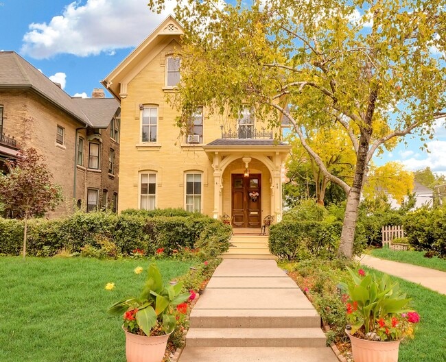 property at 1903 N Cambridge Ave