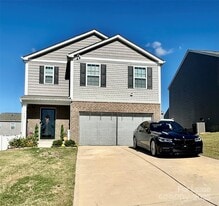 1605 Blue Velvet Ln in Dallas, NC - Building Photo