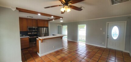 195 SE Serenata Ct in Port St. Lucie, FL - Foto de edificio - Building Photo