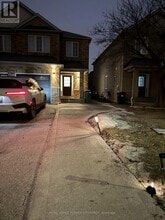 3310 Southwick St in Mississauga, ON - Building Photo - Building Photo