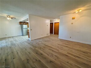 6619 W Tropicana Ave in Las Vegas, NV - Building Photo - Building Photo