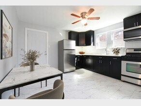 5128 W Henderson St in Chicago, IL - Building Photo - Building Photo