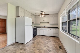 8848 W Simpson Rd in Knoxville, TN - Building Photo - Building Photo