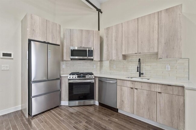 21 W 20th St in Bayonne, NJ - Building Photo - Building Photo