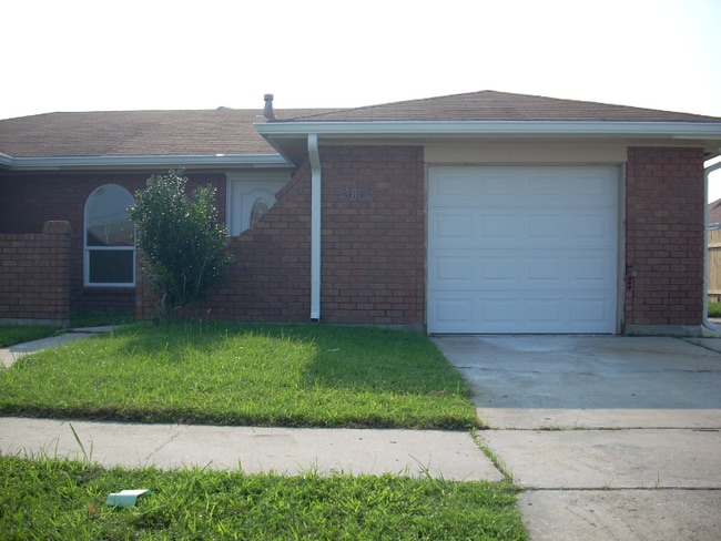 3613 Ventura Dr in Chalmette, LA - Foto de edificio - Building Photo
