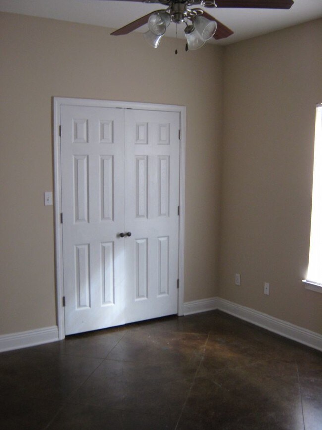 918 E Railroad St in Gulfport, MS - Building Photo - Building Photo